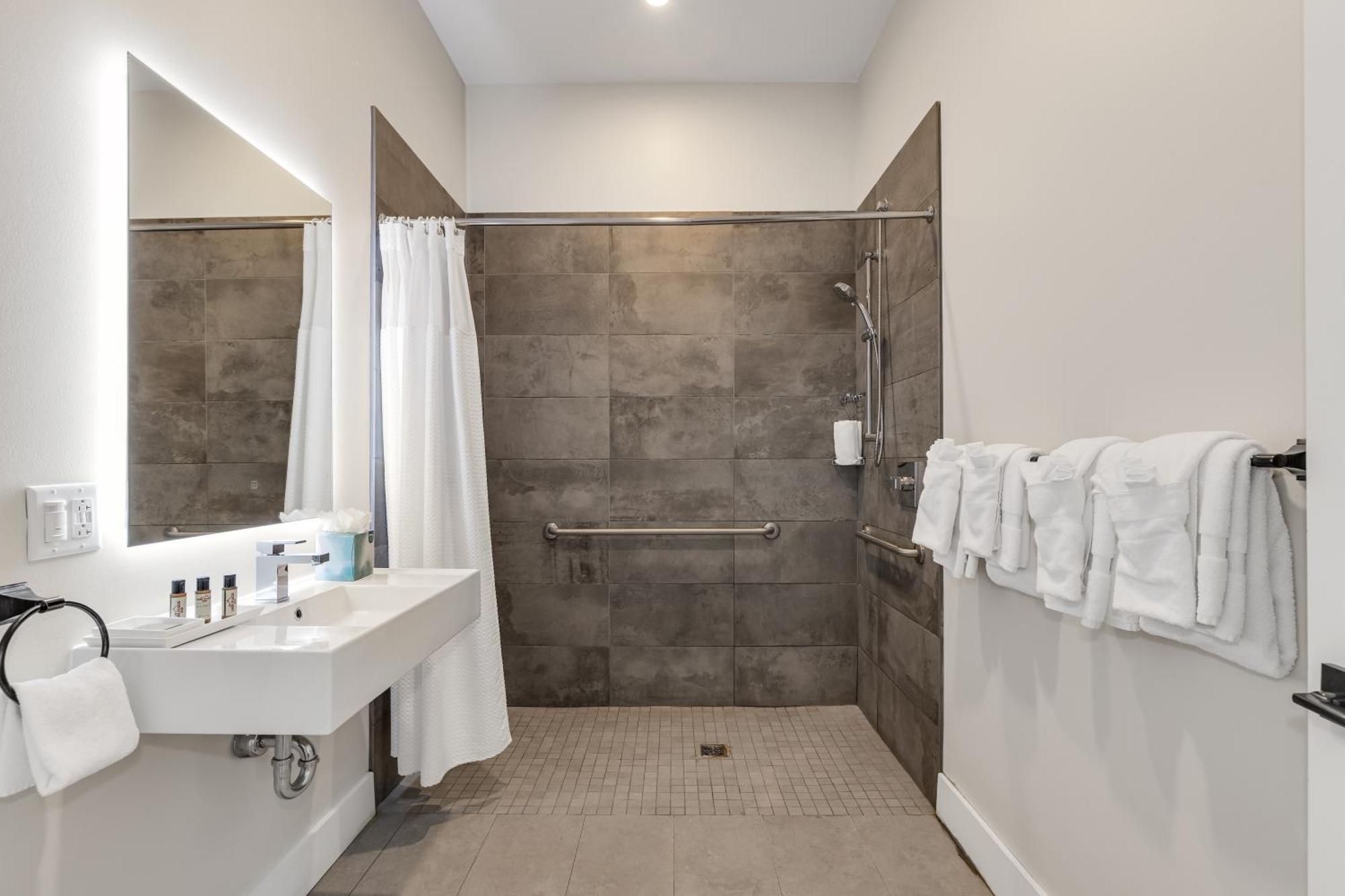 Two-Bedroom Apartment,1765999346:JPEG