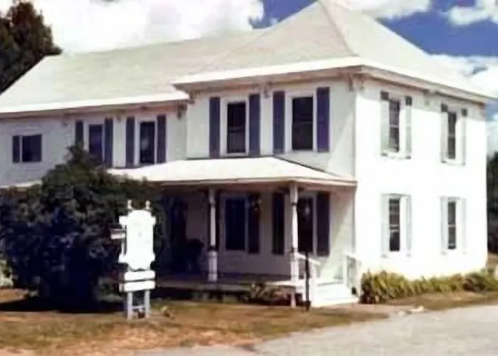 Spruce Lodge Bed & Breakfast & Guest Cottage Lake Placid